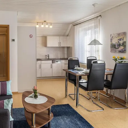 1 Baur Nr 3 Apartment *